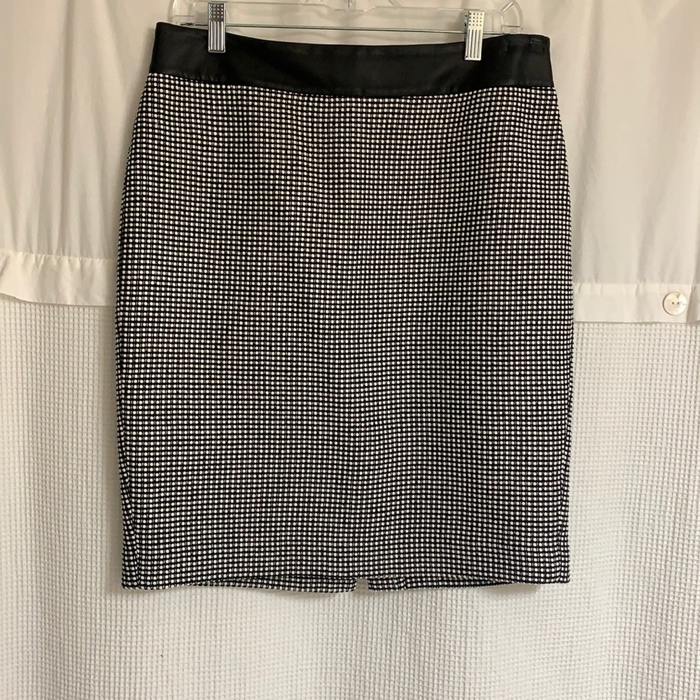 Ann Taylor black pencil skirt